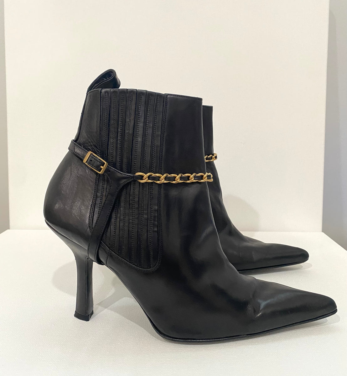 Black leather pointed toe clearance ankle boots