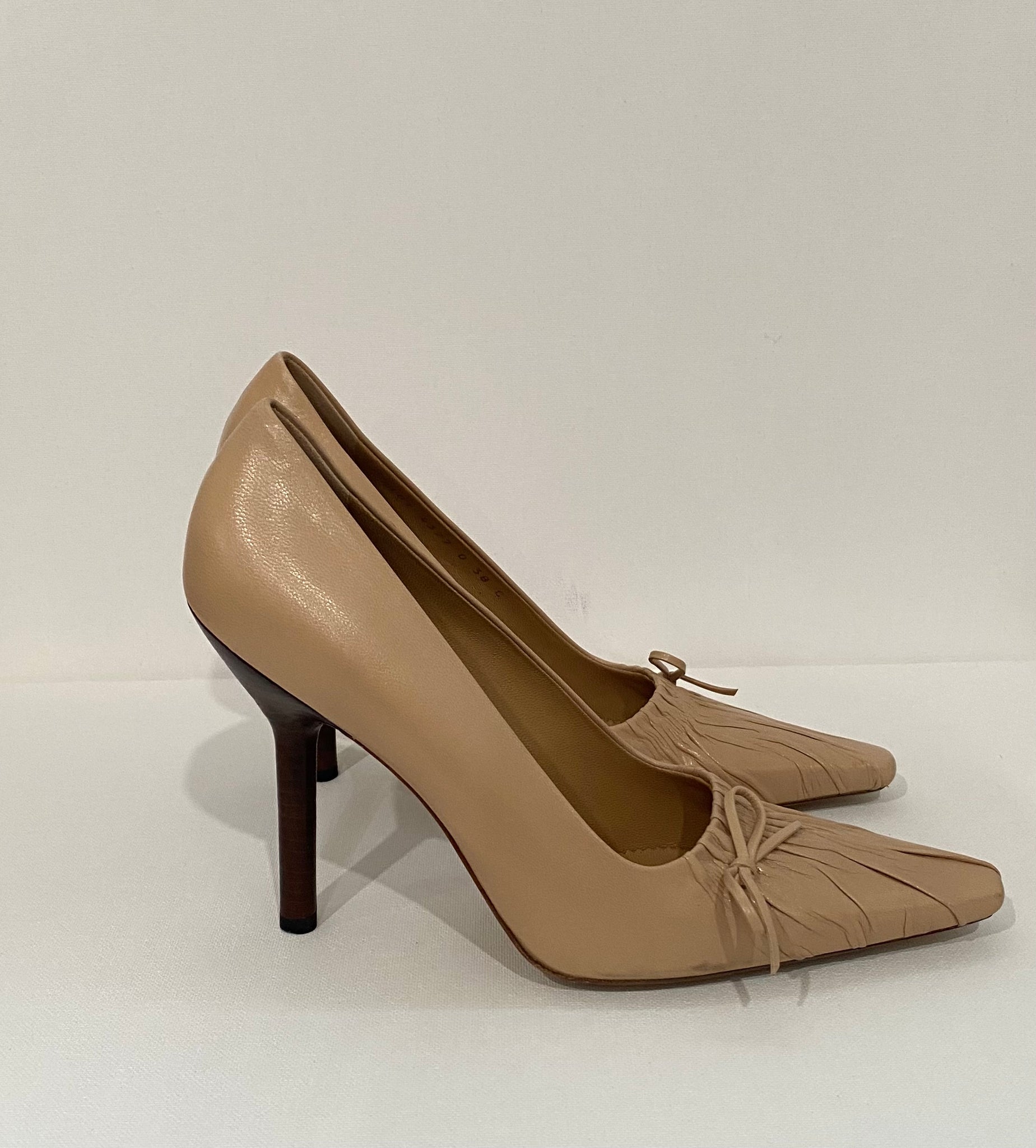 Early 00's Tom Ford Gucci Nude Leather Pointed Toe Heels