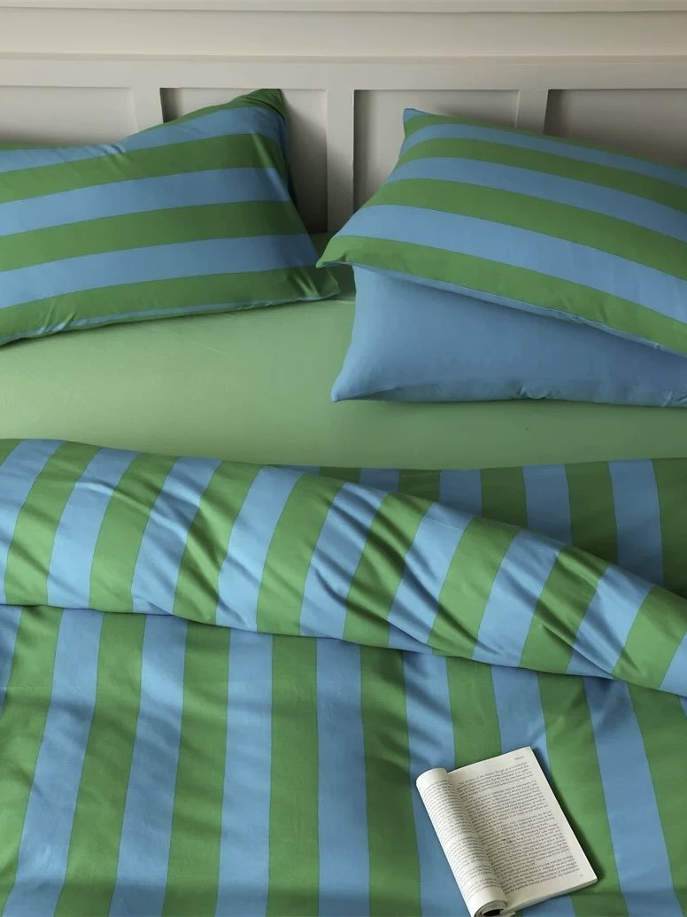 Bold Stripe Duvet Cover Set With 2 Pillowcases & Fitted Sheet (2 Colors)